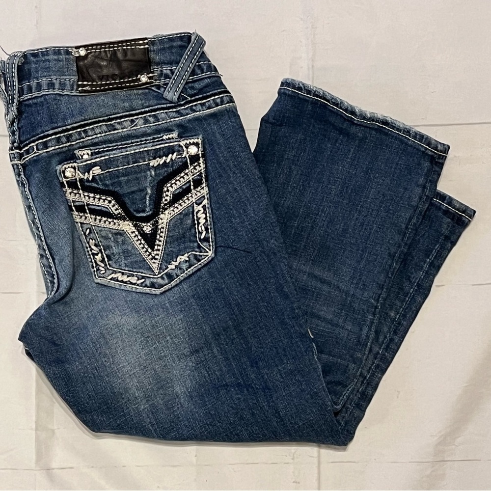 Vigoss women’s distressed The Dublin Capri jeans Size 3/4 (see measurements)